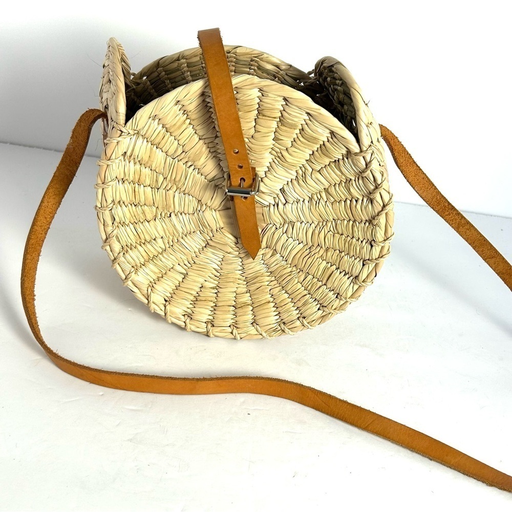 Womens Straw Woven Weave Circle Bag Purse Leather Straps Buckle Beach Vacation